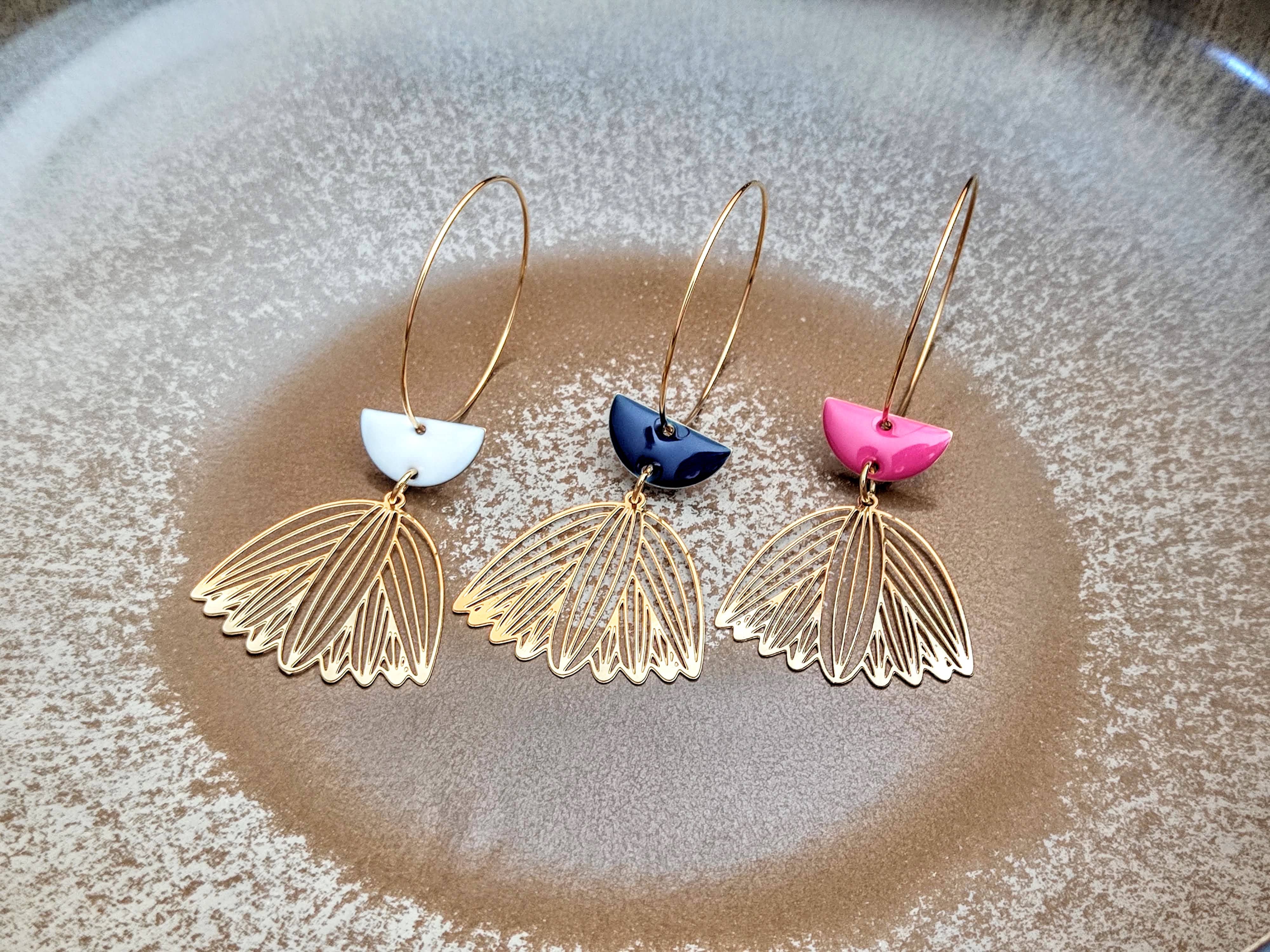 Sophie Bijoux - Vente Boucles d'oreilles pendantes - Boucles d'oreilles créoles demi lune marine La Malicieuse2