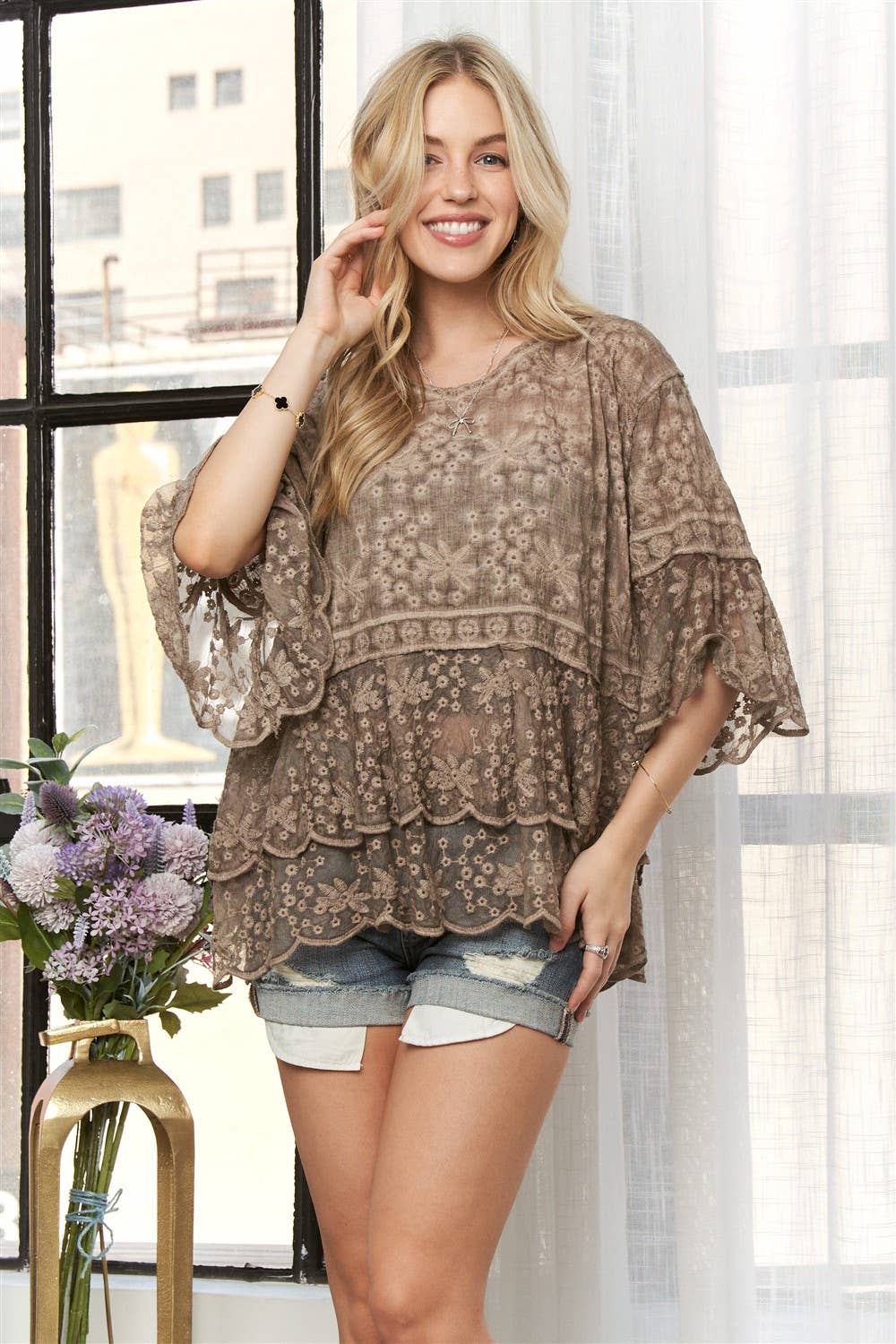 ADORA LA - Vente Chemisier – femme - CET3907 - BLOUSE EN DENTELLE À MANCHES CLOCHES 3/4 BORDURE25