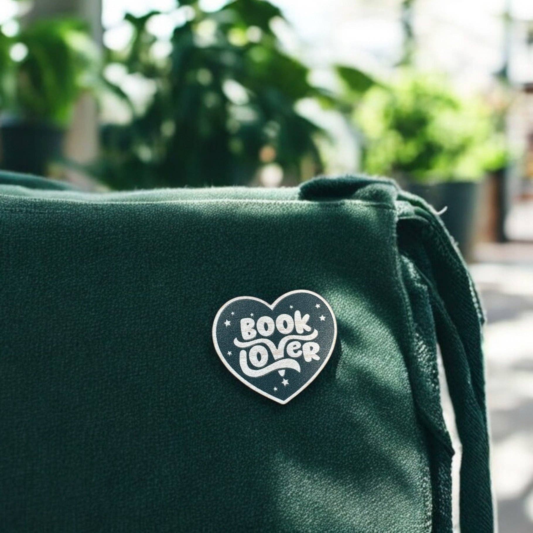 The Enamel Pin Factory – wholesale Lapel pin/button – Book Lover - Wooden Pin Badge0