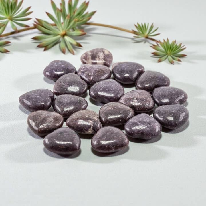 Petits Cœurs en Lépidolite 1Pc pour la vente par Quasar Gems USA