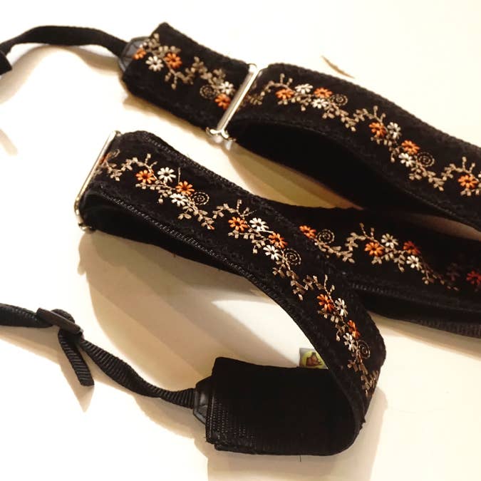 hundsfutter - Wholesale Camera Strap - Gabriela camera strap1