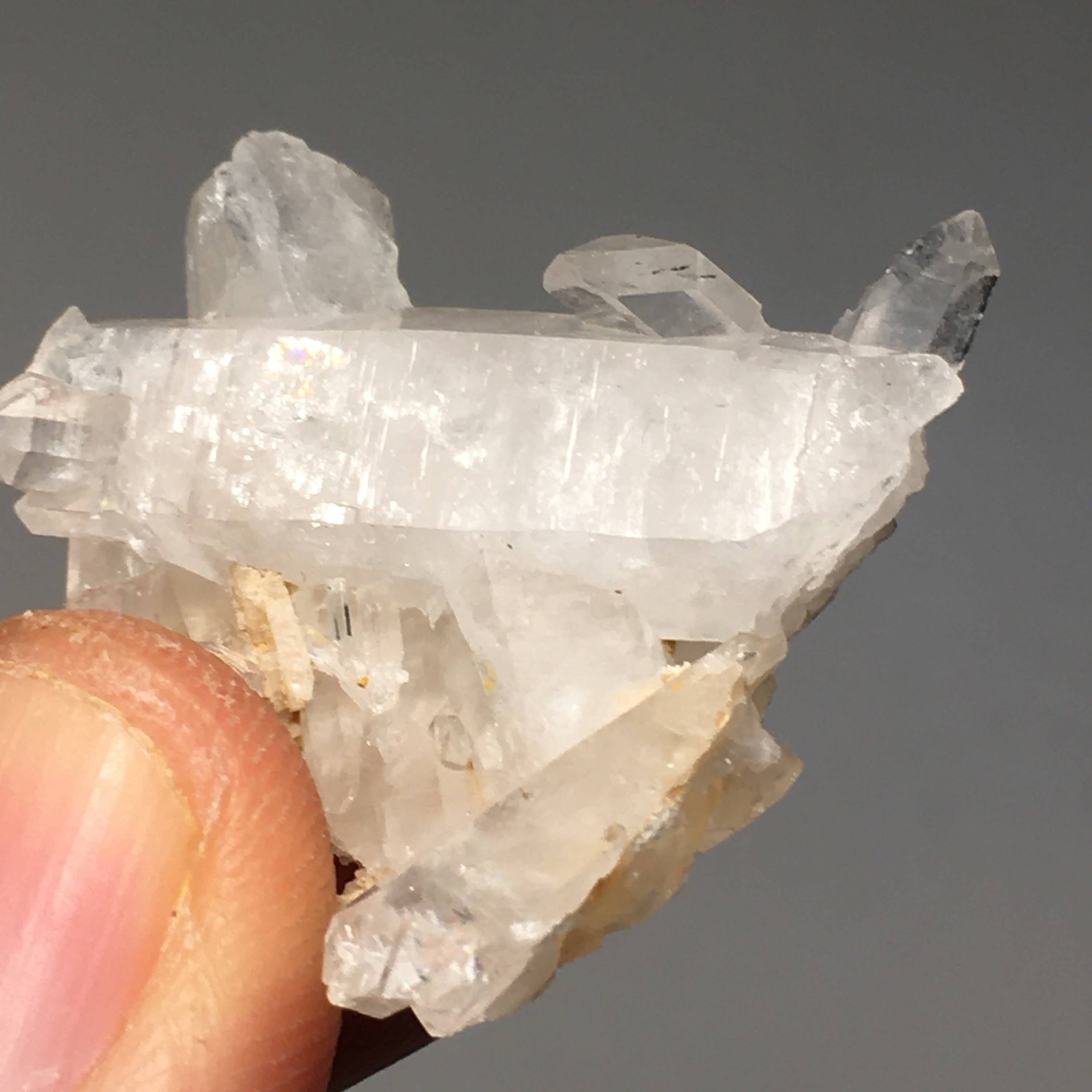 Wildheart Crystals – Pedra/cristal espiritual por atacado – AGLOMERADO DE QUARTZO Grande Ponto Tabular Plano2