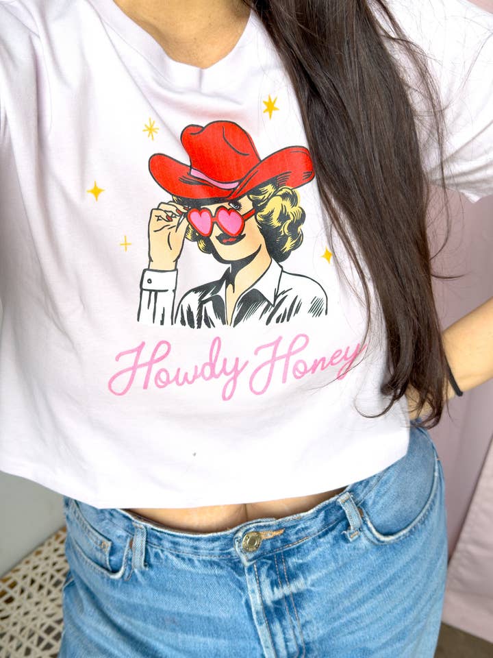 Ciao Tesoro Maglietta a Ritaglio a Colori Completi per la vendita all'ingrosso da parte di Girl Riot Society by Mosaic Makers Co