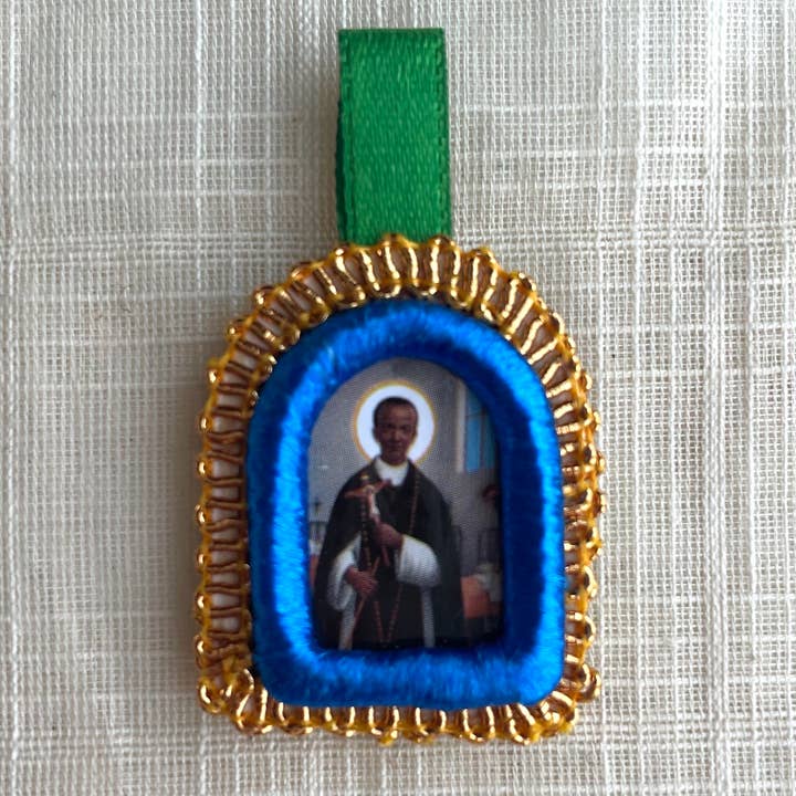 Tesoros Trading Company - Wholesale Individual Charm/Pendant - Detentes with Saint, Sm., Peru1