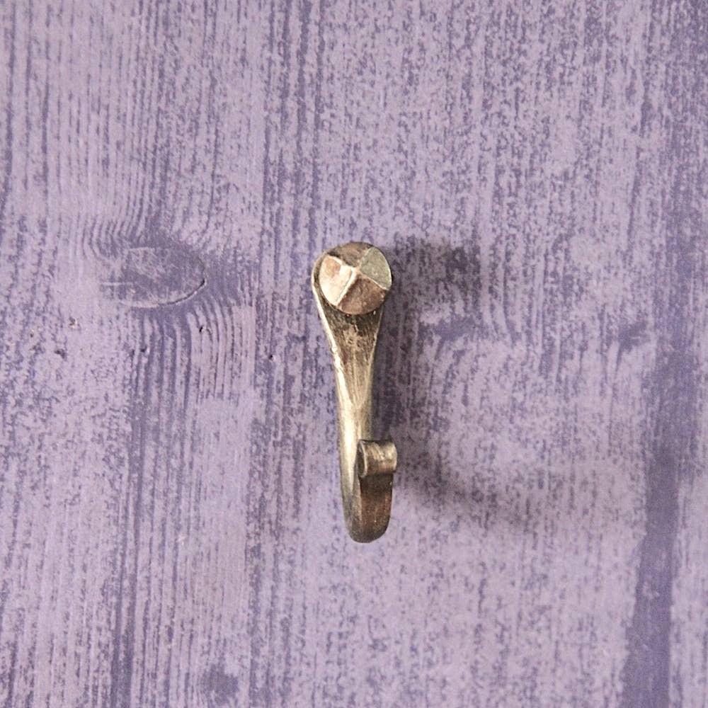 LES SCULPTEURS DU LAC - Wholesale Decorative Tabletop Object - Metal screw cover3