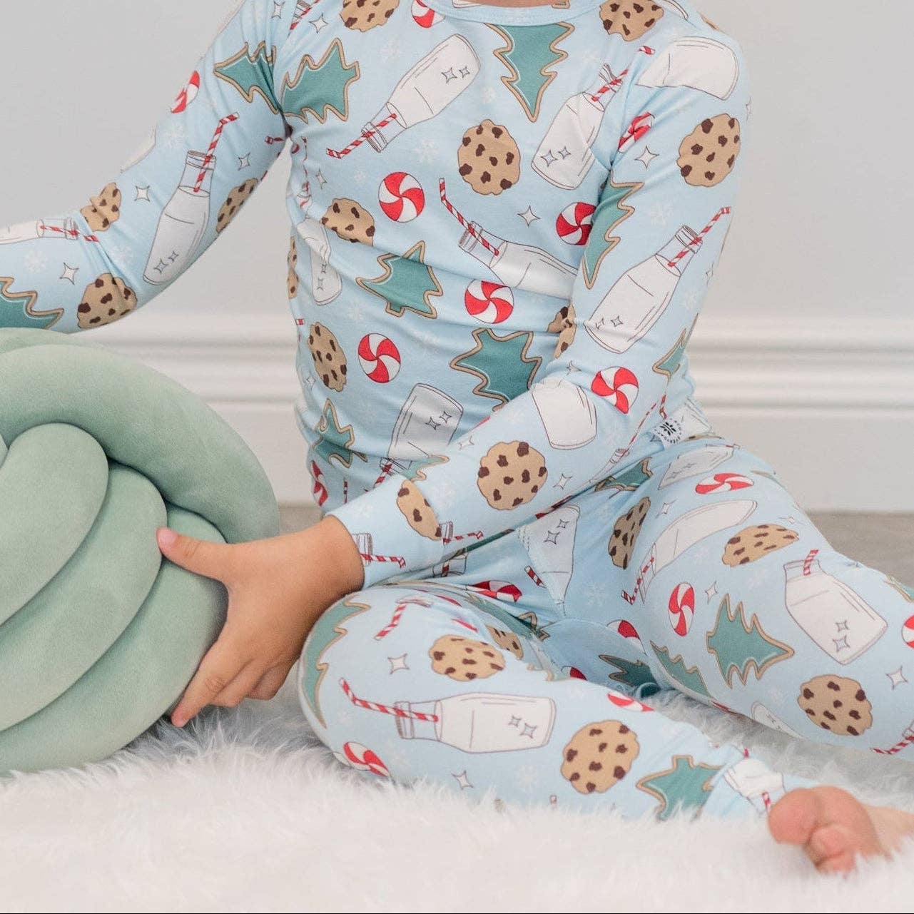 Santa's Keks Blau Blaues Big-Kid-Pyjama mit Weihnachtsmann-Keks-Motiv für den Großhandel auf Faire3