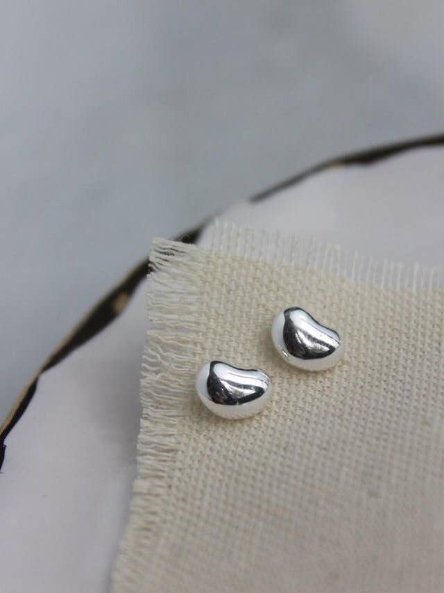 Little Bean örhängen för wholesale av BELLA BUDDHA BEADS