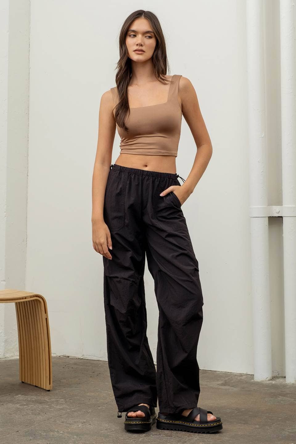 The Workshop Studio - Wholesale Pants - Women's - DRAWSTRING PARACHUTE PANTS4