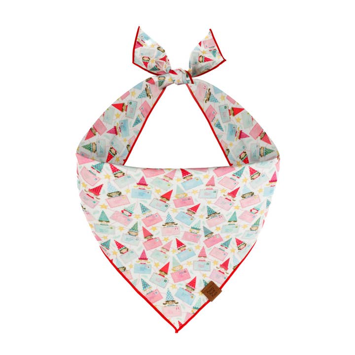 Lettres blanches pour bandana de chien Père Noël pour la vente par Pretty posh pups