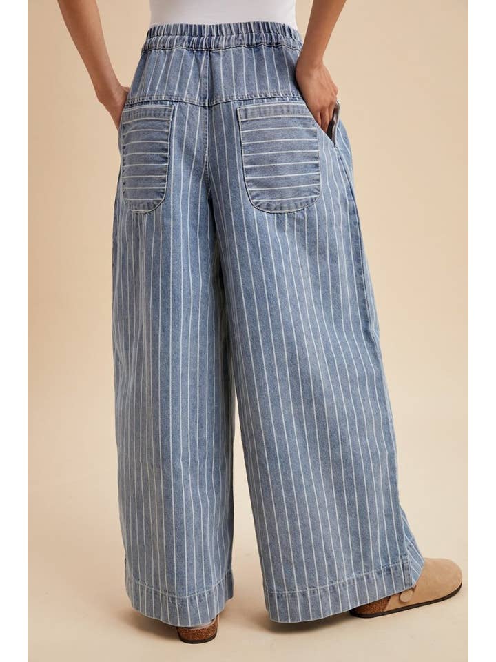 DENIM LÉGER Pantalon large en denim rayé avec détail de plis nervurés en vente sur Faire3