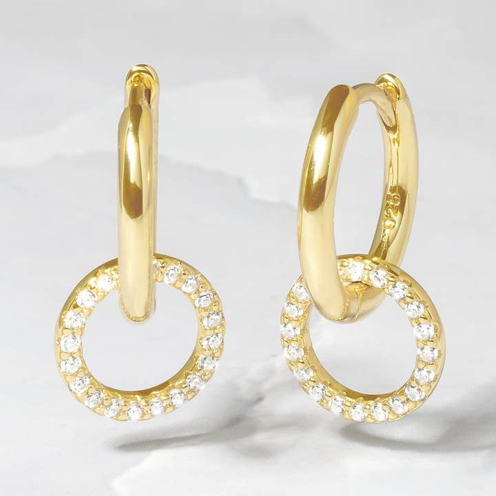 Circle Charm Hoops für den Großhandel von Sami Jewels