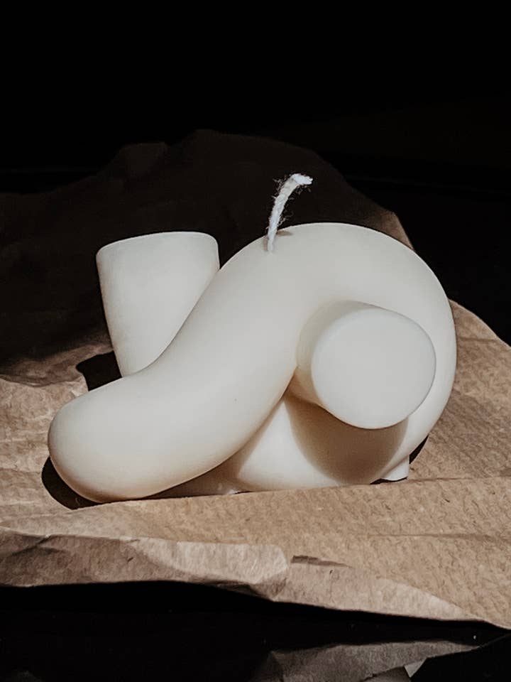 Lara candle for wholesale by ALWAYS HUNGRY