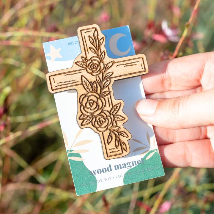 Holz-Kreuz-Holz-Blumenmagnet, christlicher Magnet für den Großhandel von Reece Design Works