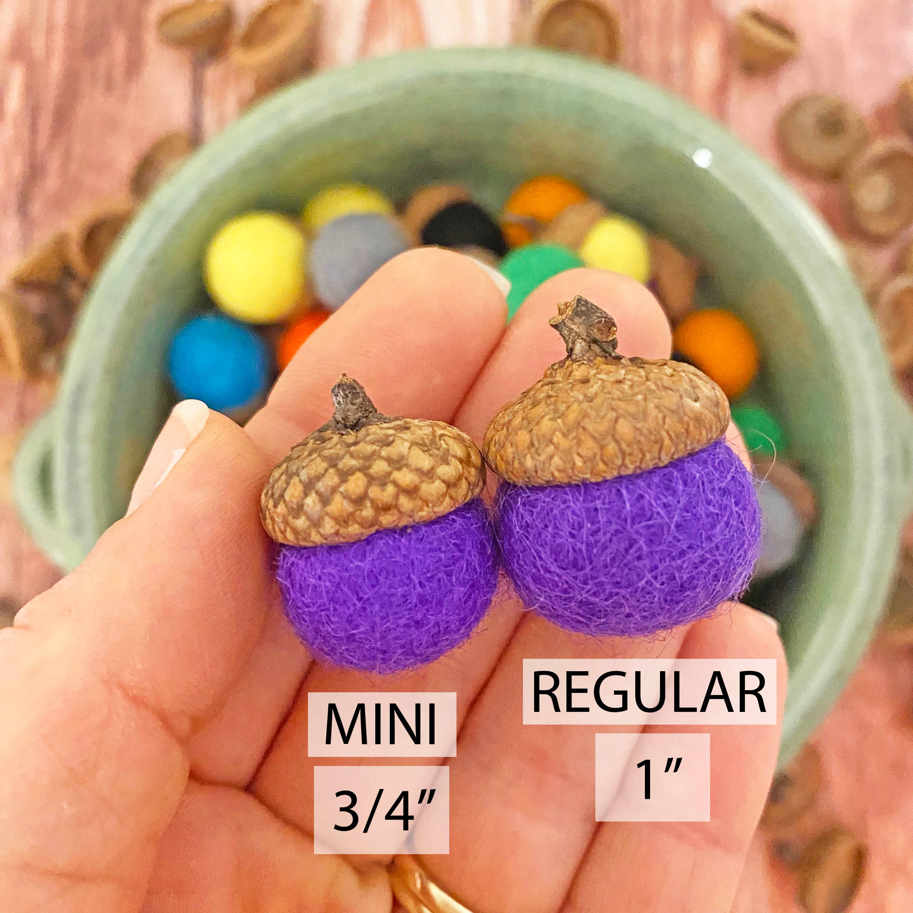 Oakwind Hollow – wholesale Decorative tabletop object – Felt Wool Acorns Pumpkin Spice - Regular Size3