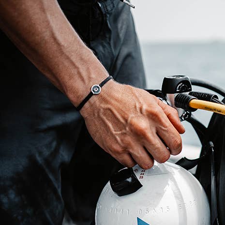 4ocean – Großhandel Gewebtes/geflochtenes Armband – 4ocean Osborne Reef Armband, Schwarz, 6er-Pack1