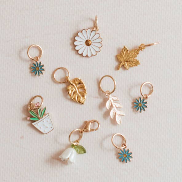 Segna punti per maglia con decorazioni di piante e fiori per la vendita all'ingrosso da parte di KNITS by ce AB