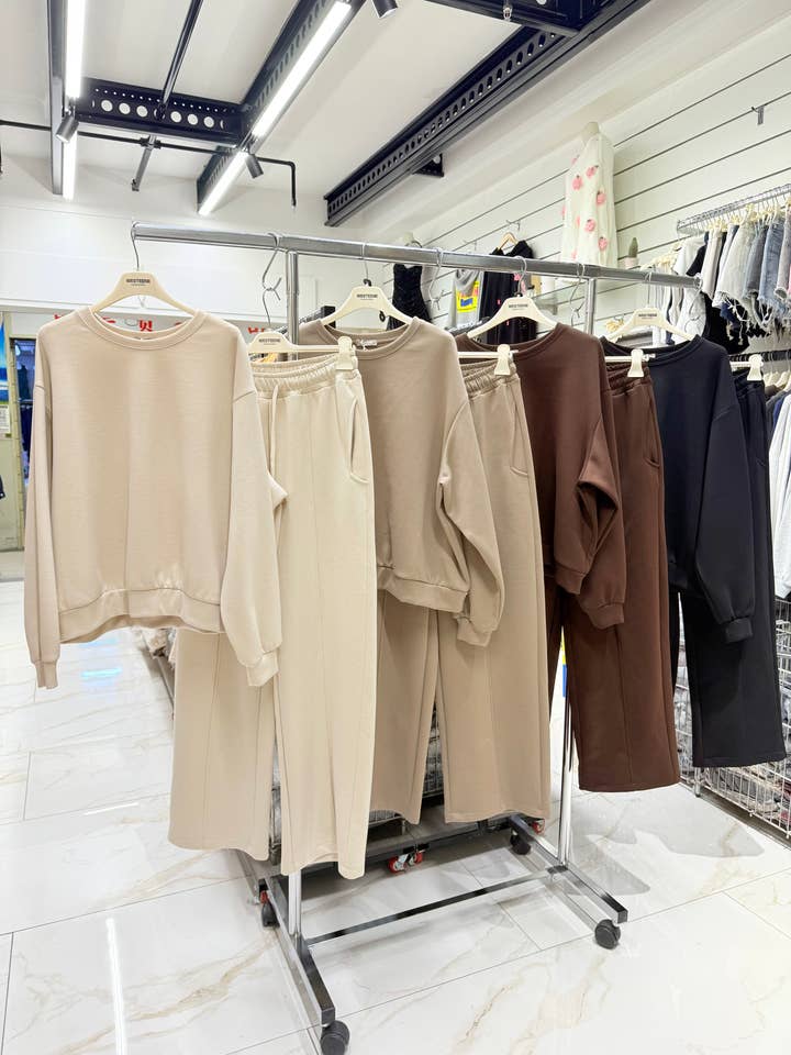 Oversize fleeced sweatshirt and balloon sweatpants set for wholesale by Chilli Girl Collection