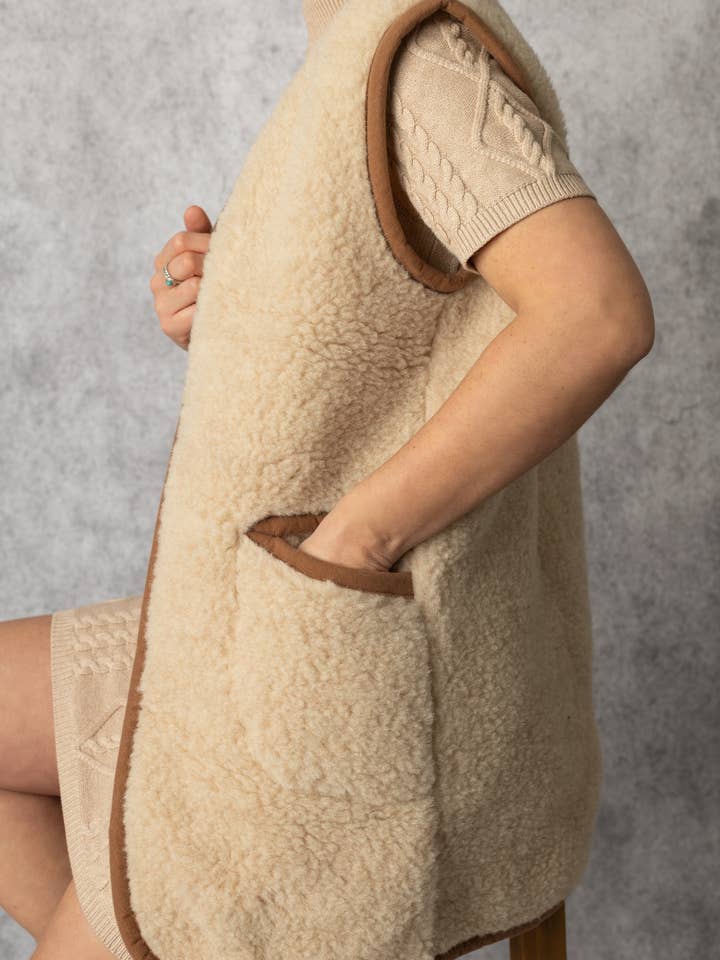 HomieeStudio – wholesale Outerwear Vest - Women’s – Long Beige Wool Gilet3