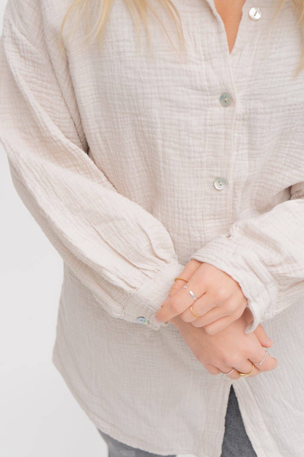 Wild Daisy - Wholesale Button Down Shirt - Women's - Oversized muslin shirt BONNIE in beige4