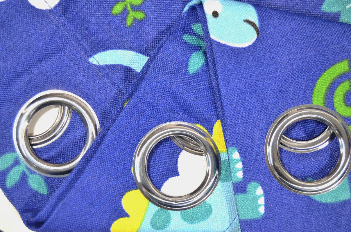 BOD HOME – wholesale Gardin – MÖRKLÄGGNINGSGARDIN MED TECKNAT TRYCK - BLÅ DINOSAURIE 140*260cm5