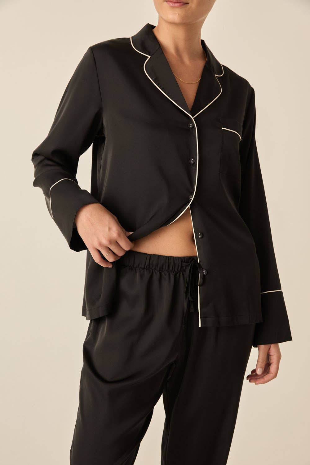 Gingerlilly – wholesale Pyjamasset - Dam – Återvunnen Satin Pyjamas Lång Set - Adele Svart4