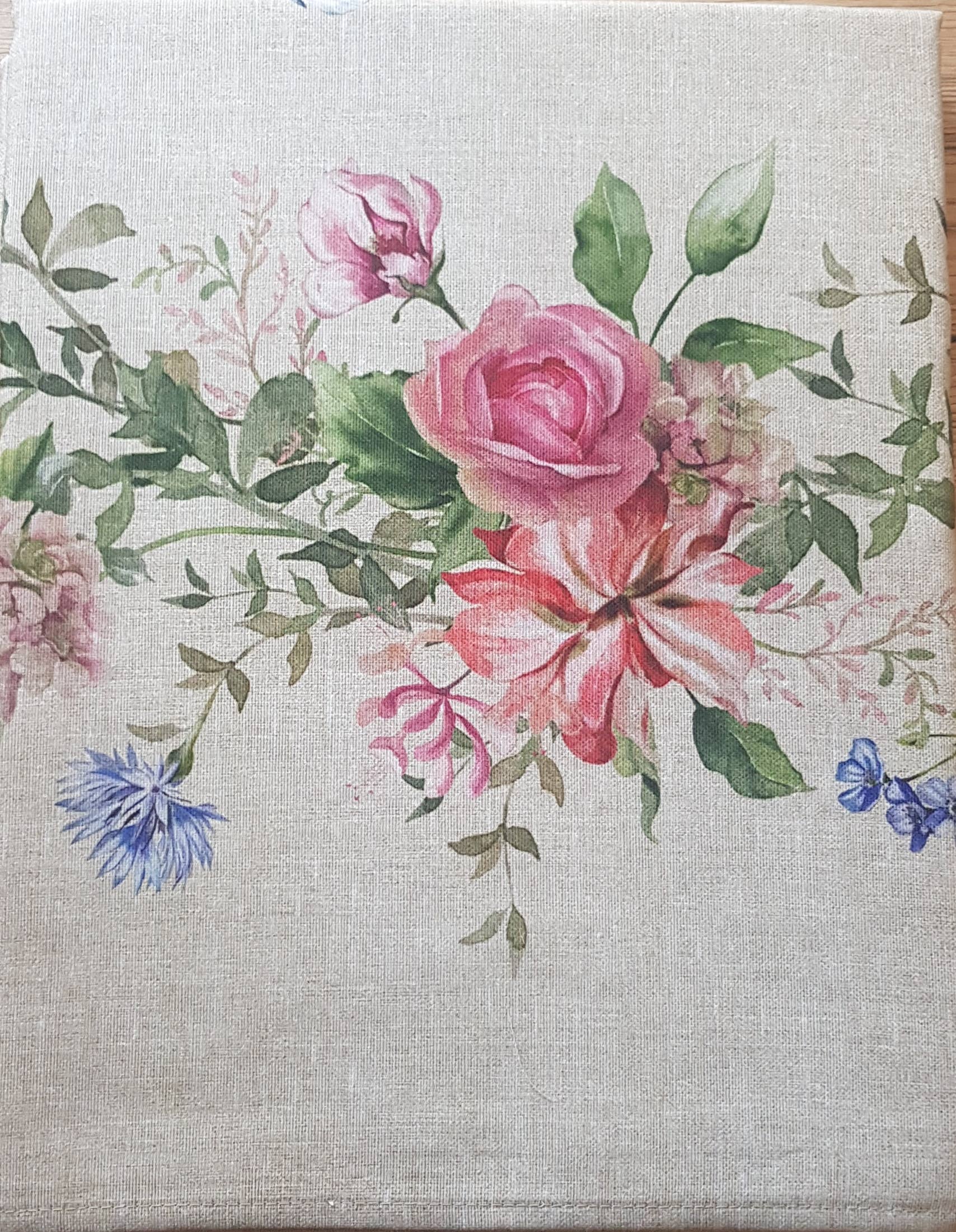 Lunaria Lab - Vendita all'ingrosso Tovaglie - Tovaglia Rose Stampata in Misto Cotone2