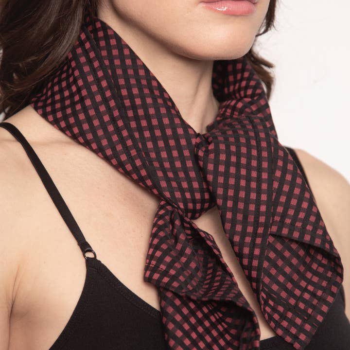 Foulard Burgundy pour la vente par NUYHENN