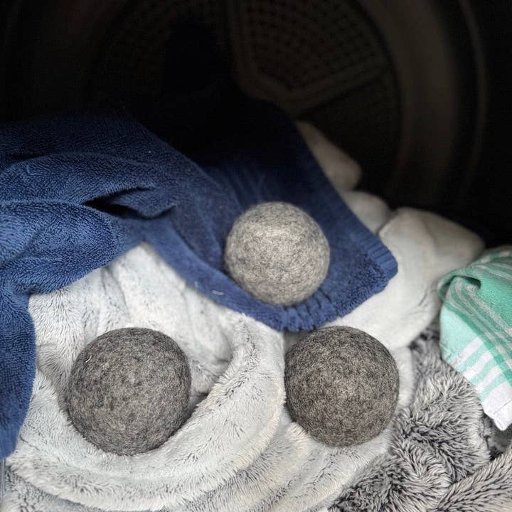 &Keep - Wholesale Dryer Balls - &Keep Wool Dryer Balls - Grey Set of 3 & Storage Bag