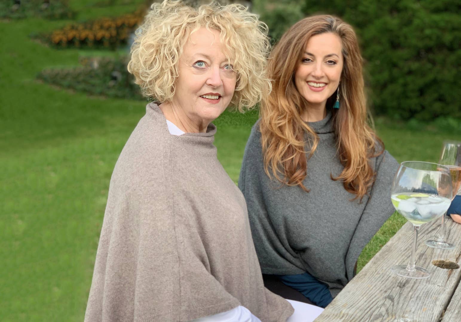 Creatico - Wholesale Poncho - Women's - House of Conti Firenze Cashmere Blend Italian Poncho Regular41