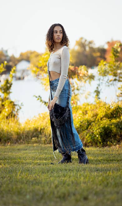 Earth Divas - Vendita all'ingrosso Borsa a tracolla - Donna - Borsa porta passaporto triangolare in cotone lavato con frange10