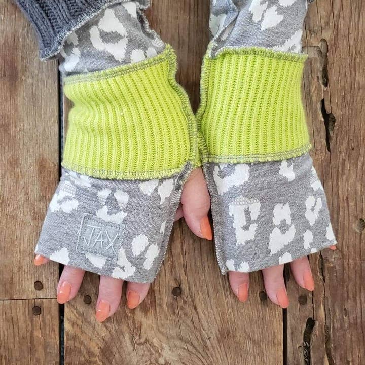 Jax Upcycled - Wholesale Gloves - Women's - Upcycled from Sweater STAFF FAVORITES Fingerless Glove11