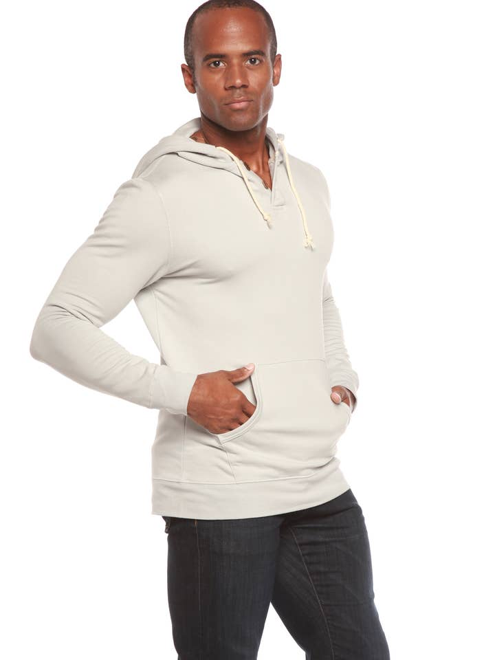 Sweat à capuche en polaire viscose de bambou style henley pour hommes pour la vente par Spun Bamboo