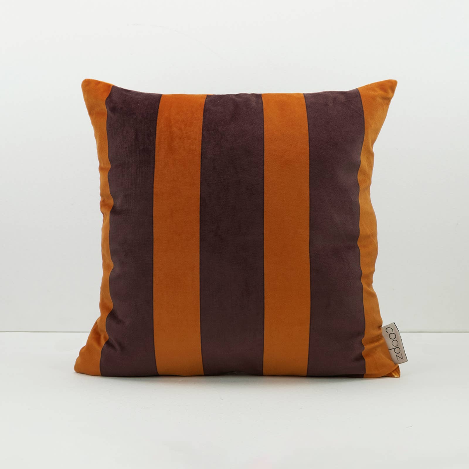 coopz – Engroshandel Pyntepude – Stripe velour pudebetræk i aubergine og kobber1