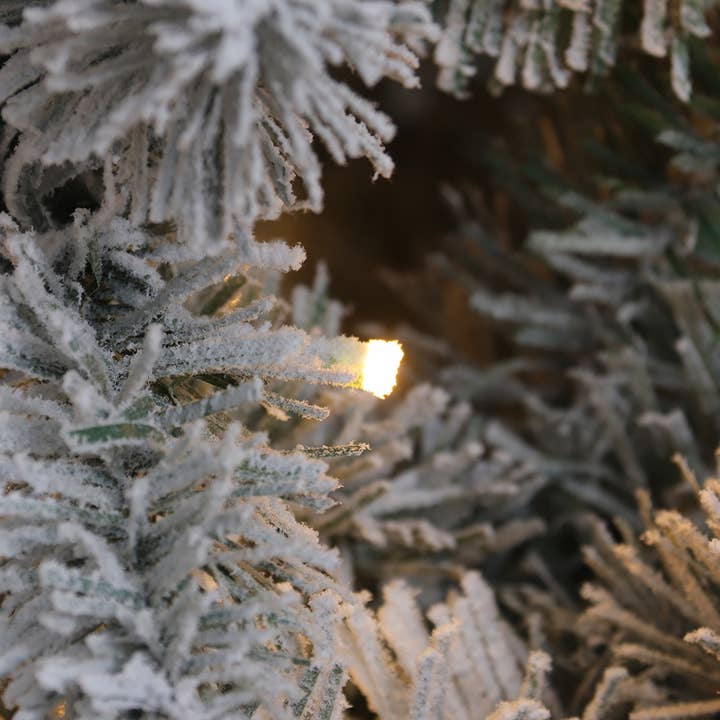 Abble – wholesale Artificial Christmas tree – Pre-Lit Snow Flocked Artificial Pencil Christmas Tree