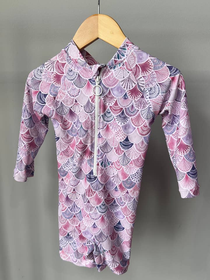 Soldragten „Sofia“ for engroshandel hos Current Tyed Clothing