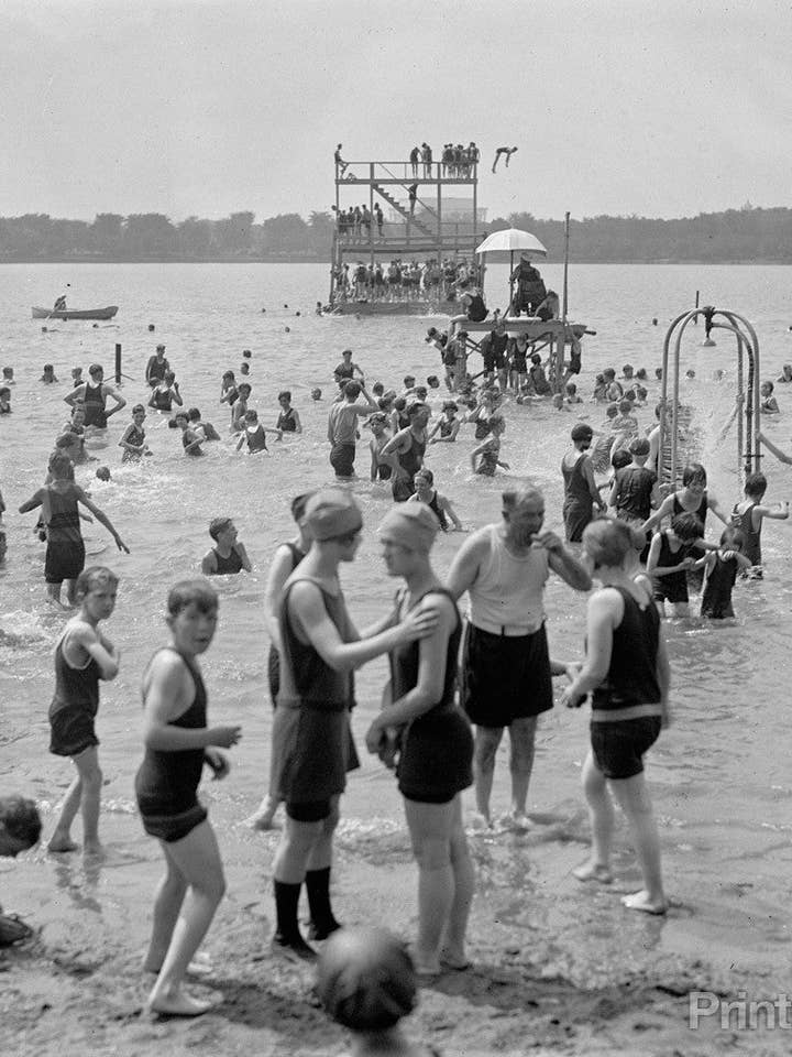 Badstrand, 6/19/1924 voor wholesale door Print Collection