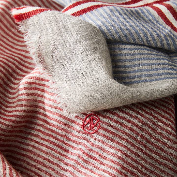 AV08 PARIS - Wholesale Scarf - Men's - MEN'S STRIPED SCARF GREY BLUE RED FINNHAMN – MERINO WOOL4