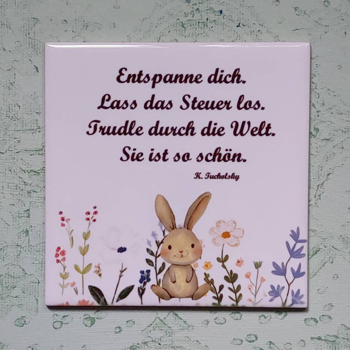 Dessous de plat en céramique "Détends-toi ! Lapin pour la vente par Meisie Berlin