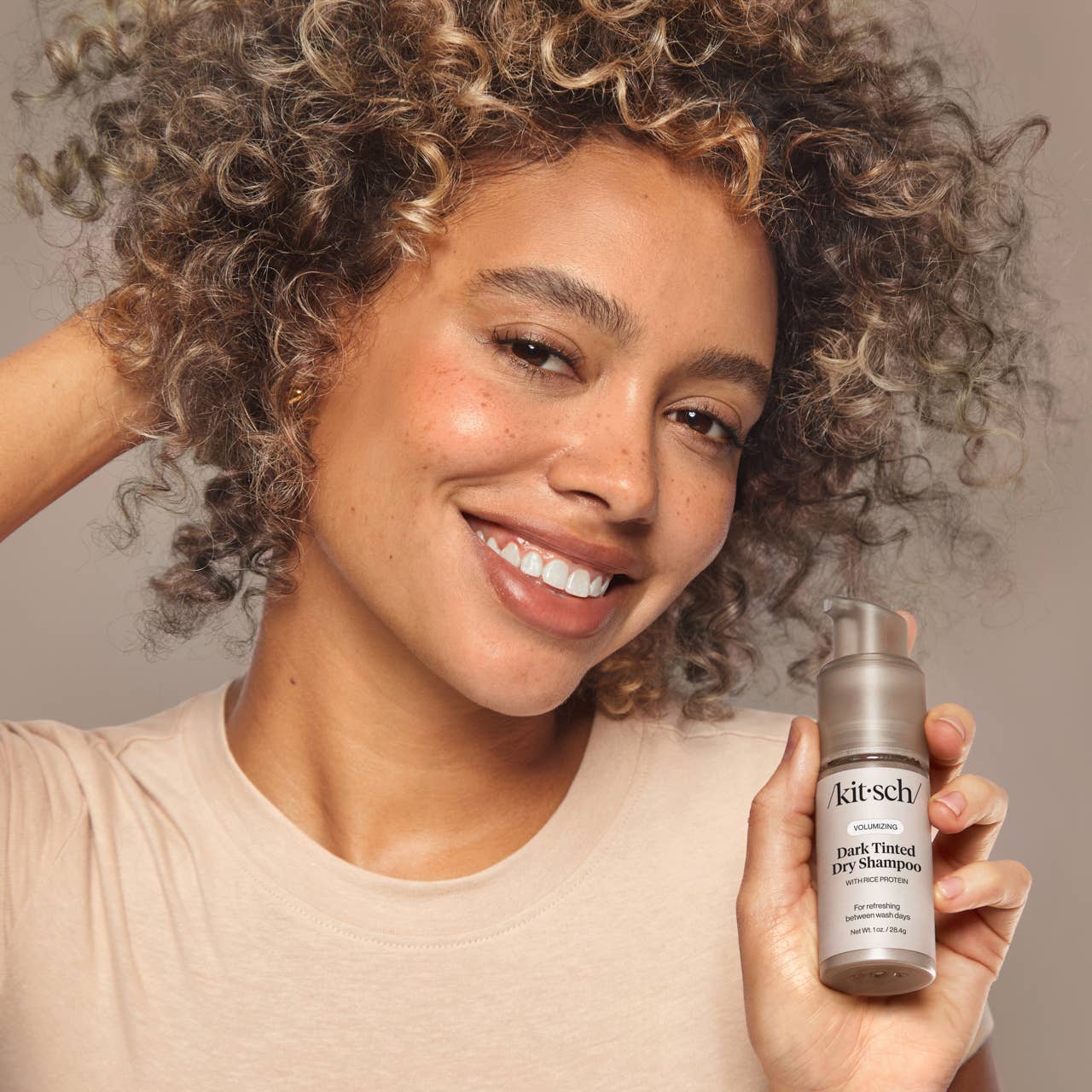 KITSCH - Wholesale Dry Shampoo - Volumizing Rice Protein Dry Shampoo - Dark Tinted 1 oz4