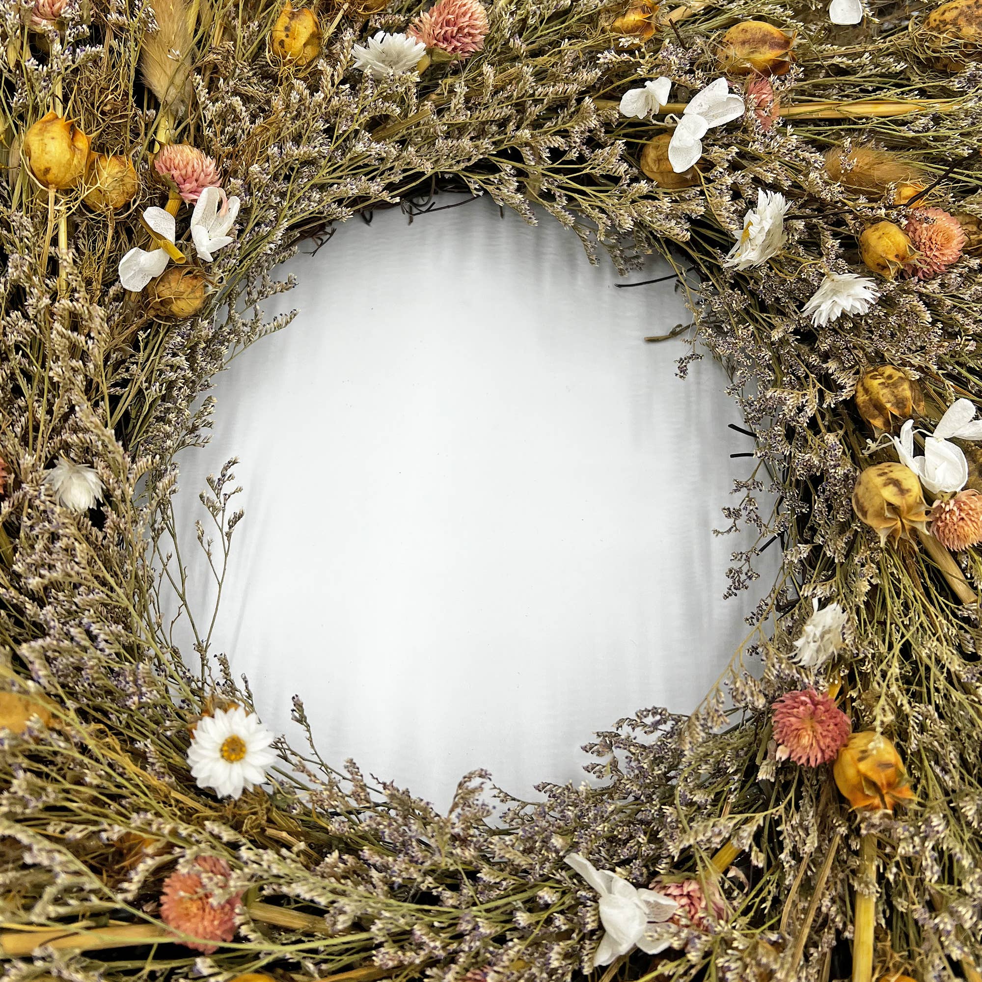 2626 Designs - Wholesale Wreath - 20 inch Dried Preserved Decorative Mixed Wreath2