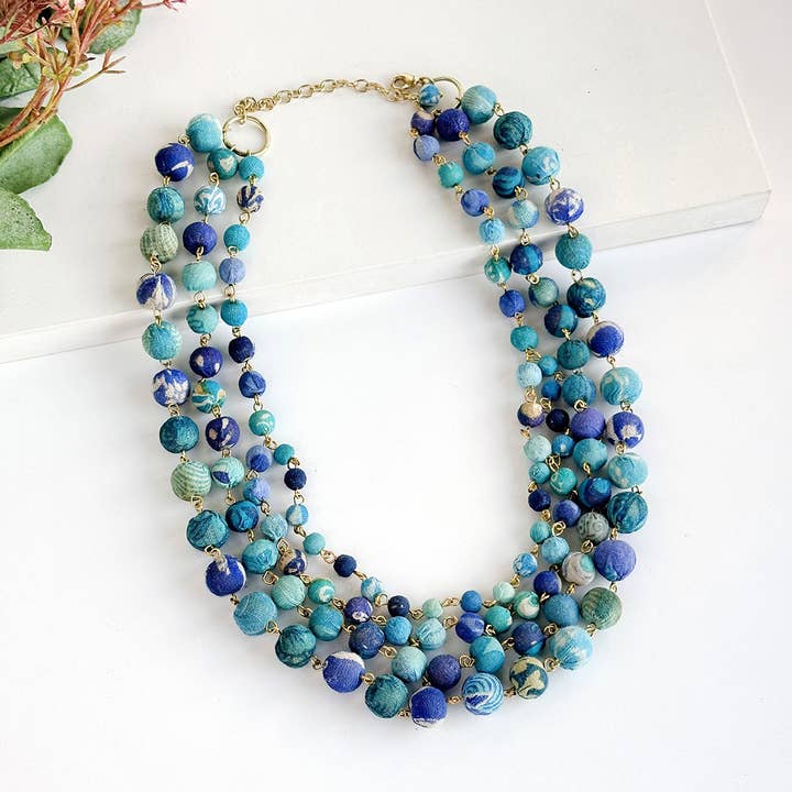 Collier Karita Kantha Azure pour la vente par WorldFinds