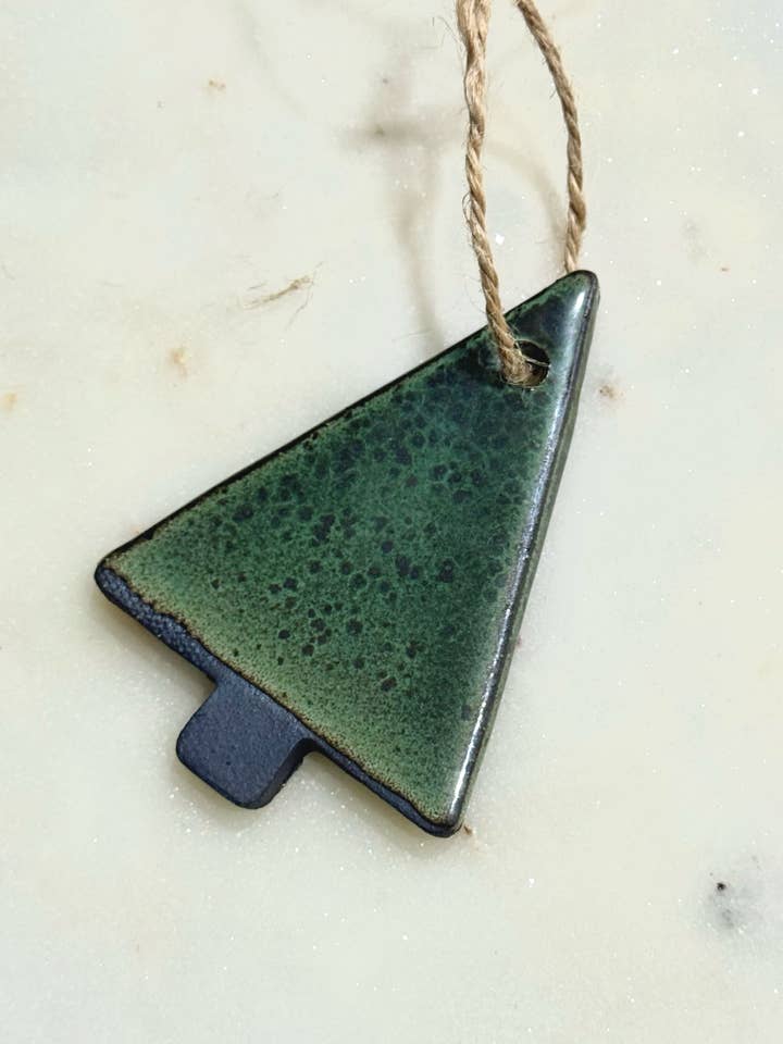 Adorno de árbol de Navidad verde para venta al por mayor de JordanBCeramics