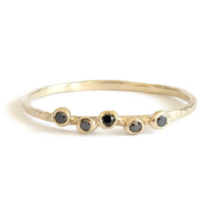 Partihandel 5 svart diamant hamrad ring - R053YG-B, R053PG-B för wholesale av Linn.