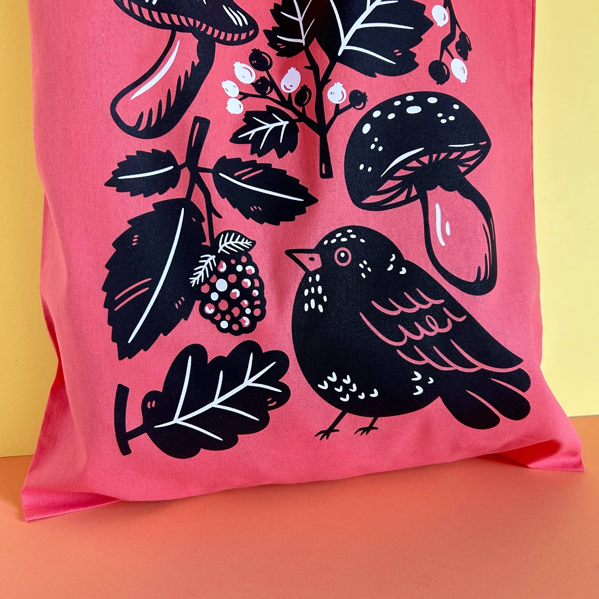 Stacey McEvoy Caunt – wholesale Tote bag – Women's – Blackbird Tote Bag in Coral Red2