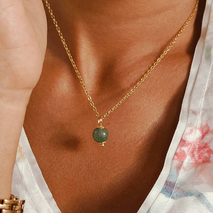 Vachana – wholesale Pendant/charm necklace – Elegant Round Natural Green Jade Necklace7