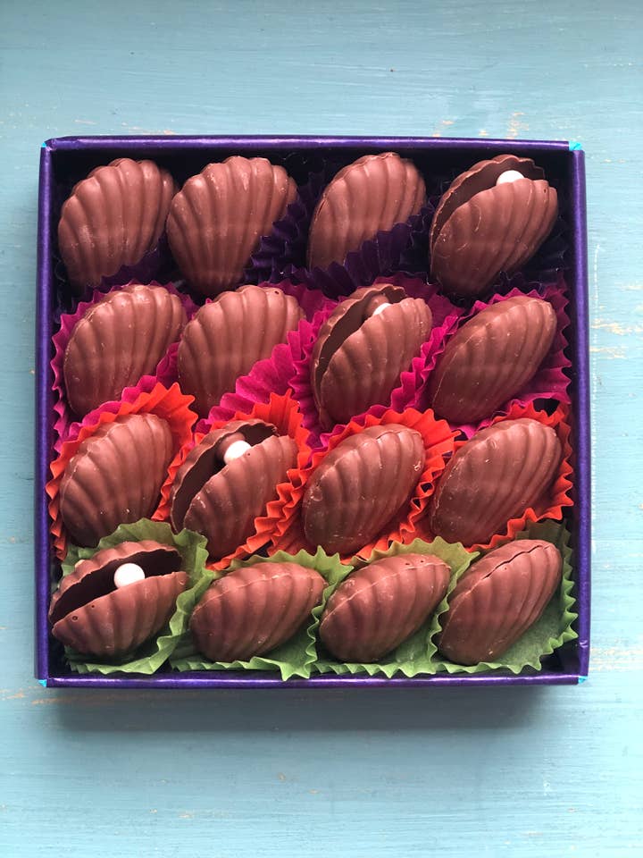 Chocolate Oysters for wholesale by Gorvett and Stone