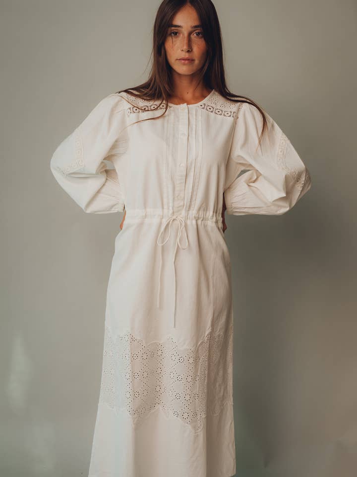 Kapda Casa - Vendita all'ingrosso Vestito - Donna - Vestito Lungo Clarice - Vestito Bianco Ricamato