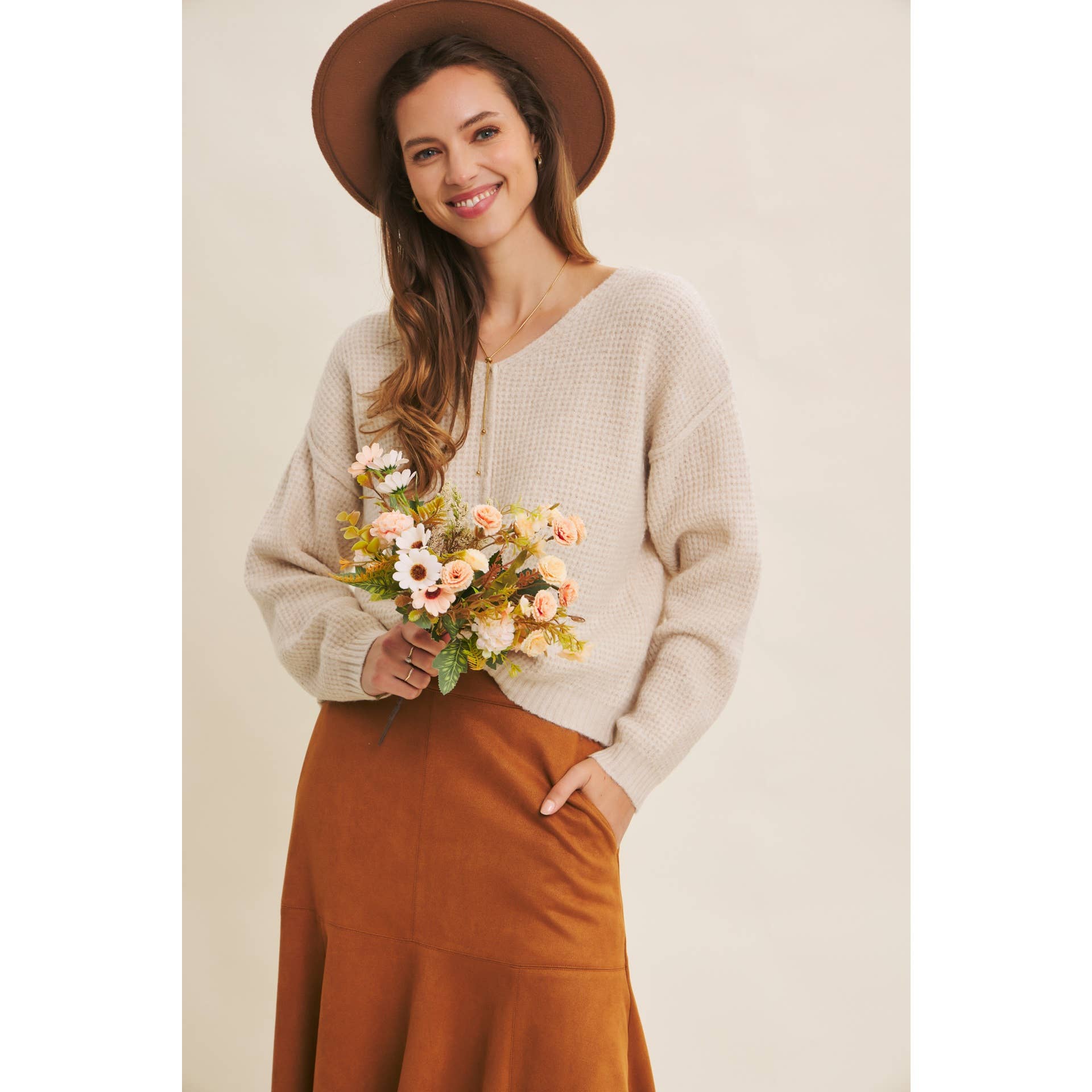 in february – wholesale Kjol - Dam – VEGANSK MOCKA PANELERAD A-LINJE MIDI-KJOL15