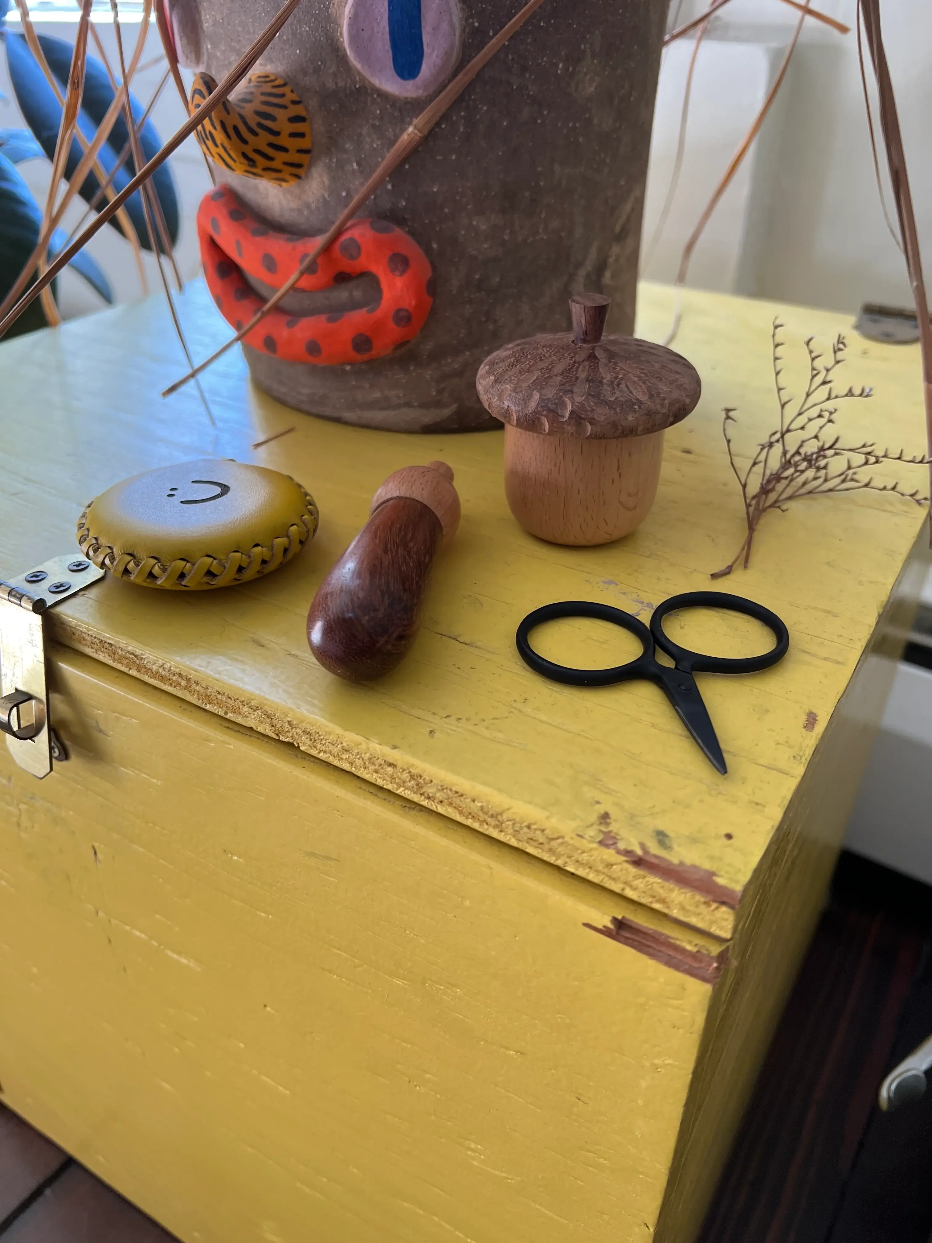 DEGEN - Wholesale Knitting/Crochet Supplies - Stitch Marker Holding Acorn4