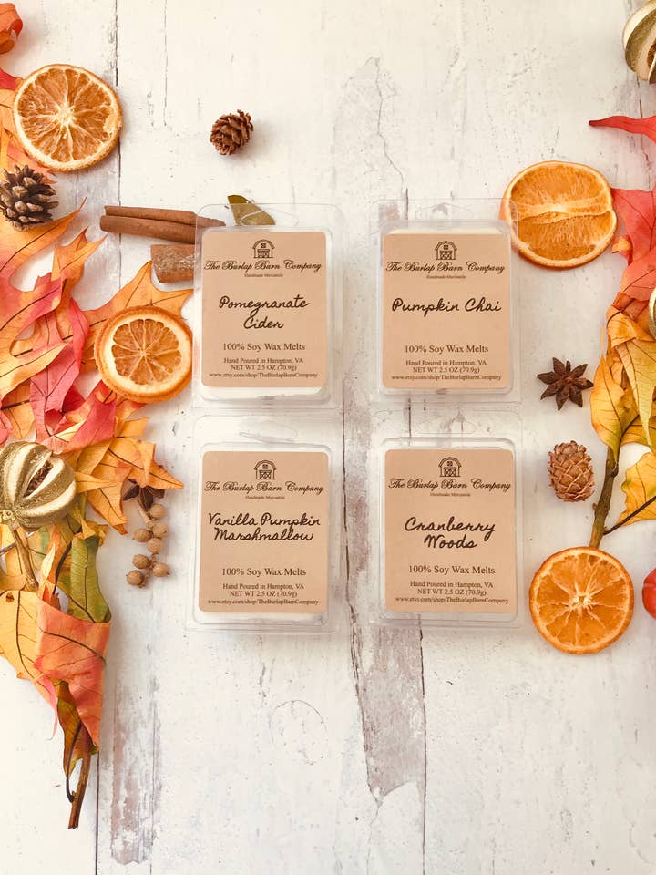 La cera di soia si scioglie in autunno, la cera vegana si scioglie, le crostate di cera versate a mano per la vendita all'ingrosso da parte di The Burlap Barn Company